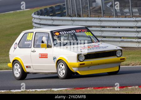 Don Hughes dans sa Volkswagen Golf GTI lors de la course Classic Touring car Racing Club 2023 à Snetterton, Norfolk, Royaume-Uni Banque D'Images