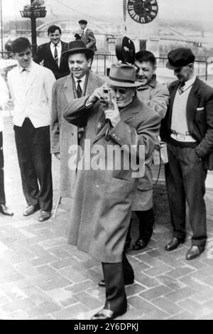PRÉSIDENT DE LA YOUGOSLAVIE JOSIP BROZ TITO FILMANT MATOES LOPEZ À NOVI SAD / ; 31 MARS 1963 Banque D'Images