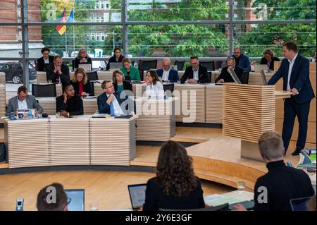 Kiel, Deutschland, 25.09.2024 Landesregierung Schleswig-Holstein. Erste Plenartagung nach der Sommerpause mit Veränderungen auf der Regierungsbank und der Vereidigung der neuen Finanzministerin Silke Schneider *** Kiel, Allemagne, 25 09 2024 Gouvernement de l'Etat du Schleswig-Holstein première session plénière après la pause estivale avec des changements au siège du gouvernement et la prestation de serment du nouveau ministre des Finances Silke Schneider Banque D'Images