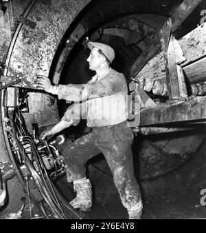 RAILWAYS TUBE UNDERGROUND 100 ANS ANNIVERSAIRE À LONDRES ; 12 JANVIER 1963 Banque D'Images