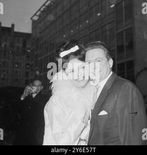 MARIAGE DE BEN JONES ET ROSEMARIE FRANKLAND À LONDRES / ; 10 JANVIER 1963 Banque D'Images