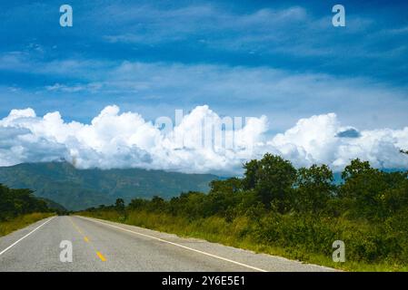 Karamoja Savanah paysage - Ouganda Banque D'Images