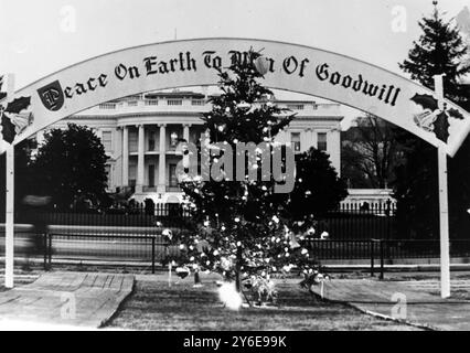 MESSAGE DE NOËL DE WASHINGTON DC À TRAVERS LA MAISON BLANCHE ; 8 DÉCEMBRE 1962 Banque D'Images