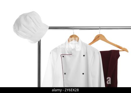 Uniforme du chef sur porte-vêtements sur fond blanc Banque D'Images