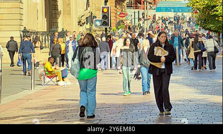 Glasgow, Écosse, Royaume-Uni. 25 septembre 2024. Météo Royaume-Uni : ensoleillé dans le centre de la ville. Crédit Gerard Ferry/Alamy Live News Banque D'Images