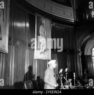 CONFÉRENCE DE PRESSE DU PREMIER MINISTRE INDIEN PANDIT JAWAHARLAL NEHRU À LONDRES ; 20 SEPTEMBRE 1962 Banque D'Images