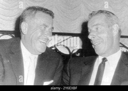 JOE DIMAGGIO AVEC BIMBO GUINTOLI À SAN FRANCISCO / ; 8 SEPTEMBRE 1962 Banque D'Images