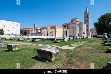 Bâtiments historiques dans la vieille ville de Zadar, Croatie. Banque D'Images