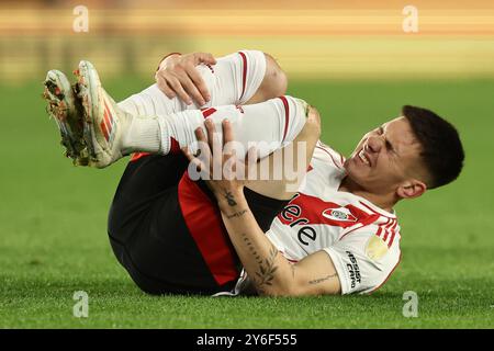 Le milieu argentin de River plate Franco Mastantuono fait des gestes douloureux lors du match de match de match de deuxième manche de la CONMEBOL Copa Libertadores contre le chilien Colo Colo, au stade El Monumental de Buenos Aires, le 24 septembre 2024. Banque D'Images