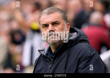 Photo du dossier datée du 01/09/24 de l'entraîneur de Tottenham Ange Postecoglou, qui a insisté sur le calendrier croissant du football doit être abordé. Date d'émission : mercredi 25 septembre 2024. Banque D'Images