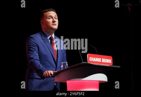 Liverpool, Royaume-Uni. 25 septembre 2024. Wes Streeting, secrétaire d'État à la santé et aux soins sociaux, prononce son discours d'ouverture à la conférence du Parti travailliste crédit : Karl Black/Alamy Live News Banque D'Images