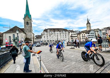 LONGO BORGHINI Elisa, PALADIN Soraya, REALINI Gaia (Italie, ITA, Italien) in Aktion während des Mixed Relay Team Time Trial BEI den UCI Championnats du monde sur route : 24, 9 kilomètres rund um Zürich) BEI den UCI-Straßen- und para-Cycling-Straßenweltmeisterschaften 2024 AM Montag, den 23. Septembre 2024, à Zürich, Schweiz. Die Radsport Wm findet vom 21. bis 29. Septembre 2024 um und in Zürich im Rahmen der 2024 UCI Road and para-cycling Road World Championships statt. Banque D'Images