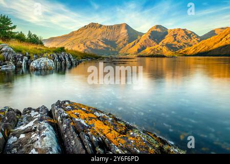 Beinn Sgritheall, un munro / montagne sur le Loch Hourn, Écosse Banque D'Images