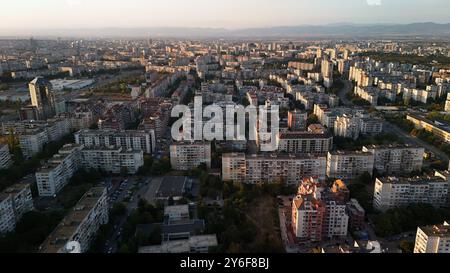 Vue aérienne d'une zone urbaine densément peuplée de Mladost, Sofia, Bulgarie Banque D'Images