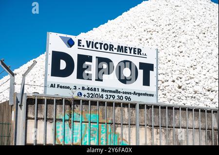 Oupeye, Liège, Belgique, 11 août 2024 - le dépôt Victor Meyer pour le traitement industriel des minéraux Banque D'Images