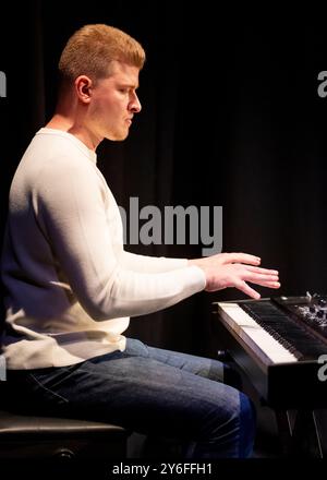 Isabella Jeffery et Claire-Marie Hall, présentation du West End, The Other Palace, Londres © Clarissa Debenham (film Free Photography) / Alamy Banque D'Images