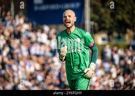 Odense, Danemark. 22 septembre 2024. Le gardien Viljar Myhra de Odense BK vu lors du match NordicBet Liga entre Odense BK et FC Roskilde au Parc naturel Energy Park à Odense. Banque D'Images