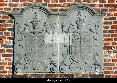 Armoiries de la Commanderie d'Alden Biesen, château du XVIe siècle à Rijkhoven, Bilzen, province de Limbourg, Flandre, Belgique Banque D'Images