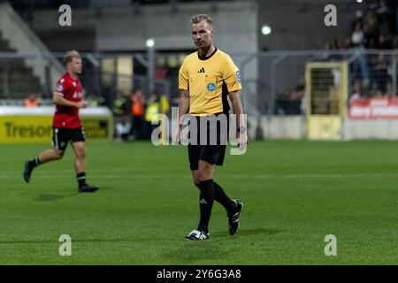 Muenchen, Deutschland. 25 septembre 2024. Martin Wilke (Schiedsrichter). GER, TSV 1860 Muenchen gegen Hannover 96 II U23, Fussball, 3. Bundesliga, 7. Spieltag, saison 2024/2025, 25.09.2024. (LA RÉGLEMENTATION DFB DU DFL INTERDIT TOUTE UTILISATION DE PHOTOGRAPHIES COMME SÉQUENCES D'IMAGES ET/OU QUASI-VIDÉO). Foto : Eibner-Pressefoto/Heike Feiner crédit : dpa/Alamy Live News Banque D'Images