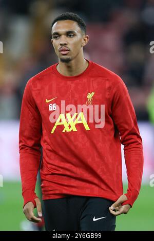 Liverpool, Royaume-Uni. 25 septembre 2024. Trent Alexander-Arnold de Liverpool pendant l'échauffement. Coupe Carabao, match de 3ème tour de la Coupe EFL, Liverpool v West Ham Utd à Anfield à Liverpool le mercredi 25 septembre 2024. Cette image ne peut être utilisée qu'à des fins éditoriales. Usage éditorial exclusif, photo de Chris Stading/Andrew Orchard photographie sportive/Alamy Live News crédit : Andrew Orchard photographie sportive/Alamy Live News Banque D'Images