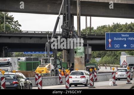 Grande installation de forage à la jonction autoroutière Duisburg-Kaiserberg, reconstruction complète et nouvelle construction de la jonction A3 et A40, tous les ponts Banque D'Images