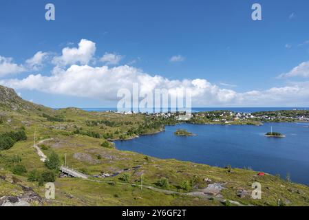 Vue aérienne, vue de Munkebu-stig au lac Sorvagvatnet, en arrière-plan le Vestfjord, Sorvagen, Lofoten, Norvège, Europe Banque D'Images