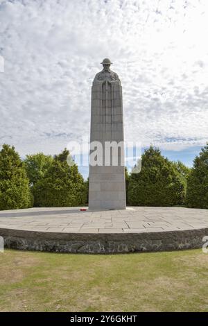 Langemark, Belgique, août 2018 : soldat couvreur au Mémorial de Saint Julien. Monument de guerre canadien de la première Guerre mondiale, Europe Banque D'Images