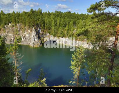 Paysage avec carrière de marbre à Ruskeala, carélie, russie Banque D'Images