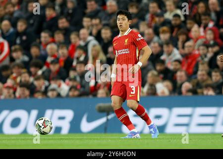 Liverpool, Royaume-Uni. 25 septembre 2024. Wataru Endo de Liverpool en action. Coupe Carabao, match de 3ème tour de la Coupe EFL, Liverpool v West Ham Utd à Anfield à Liverpool le mercredi 25 septembre 2024. Cette image ne peut être utilisée qu'à des fins éditoriales. Usage éditorial exclusif, photo de Chris Stading/Andrew Orchard photographie sportive/Alamy Live News crédit : Andrew Orchard photographie sportive/Alamy Live News Banque D'Images