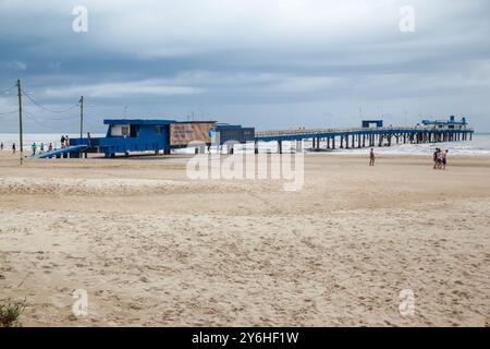 Atlantida Beach Pier à Xangrila, rive nord du Rio Grande do Sul, Brésil Banque D'Images