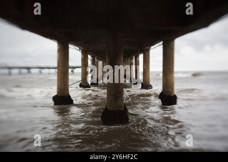 Atlantida Beach Pier à Xangrila, rive nord du Rio Grande do Sul, Brésil Banque D'Images