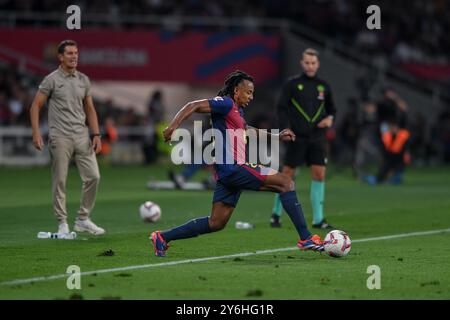 Barcelone, ESP. 25 septembre 2024. FC BARCELONA VS GETAFE CF. 25 septembre 2024 Jules Kounde (23 ans) du FC Barcelone lors du match entre le FC Barcelone et Getafe CF correspondant à la septième journée de la Liga EA Sports au stade Olimpic Lluis Companys de Montjuic à Barcelone, Espagne. Crédit : Rosdemora/Alamy Live News Banque D'Images