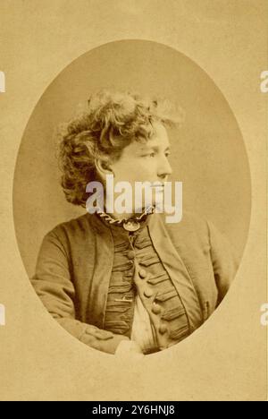 1870 c. , New York , USA : la politicienne américaine VICTORIA C. WOODHULL ( Victoria Claflin , 1838 - 1927 ) . Militante américaine des droits des femmes et première femme à se présenter à la présidence aux États-Unis en 1872. Photo de C.D. Fredericks & Co, New York . - Prima donna candidata Presidente - alla Presidente STATI UNITI AMERICA - POLITICO - DONNA POLITICA - POLITIQUE - Casa Bianca - Maison Blanche - FEMMINISTA - DIRITTI ALLE DONNE - FEMMINISM - SUFFRAGEIST - SUFFRAGE UNIVERSEL - SUFFRAGETTE - FEMMINISMO - SUFFRAGISTA - SUFFRAGIO UNIVERSALE - SUFFRAGETTA --- Archivio GBB Banque D'Images