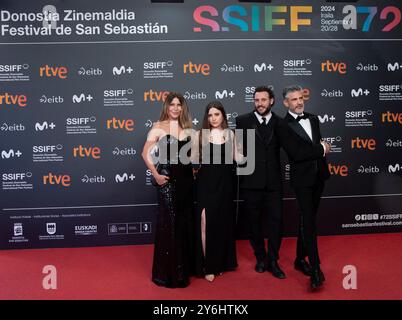 Monica Ayos, Renata Lerman, Diego Lerman, Leonardo Sbaraglia et Nicolas Avruj ont assisté à la première de Red Carpet Modi El Hombre que Amaba los Platos Voladores lors du 72e Festival international du film de San Sebastian au Kursaal Palace le 24 septembre 2024 à Donostia / San Sebastian, Espagne. Banque D'Images