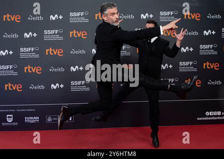 Diego Lerman et Leonardo Sbaraglia ont assisté à la première de Red Carpet Modi El Hombre que Amaba los Platos Voladores lors du 72e Festival international du film de San Sebastian au Palais Kursaal le 24 septembre 2024 à Donostia / San Sebastian, Espagne. Banque D'Images