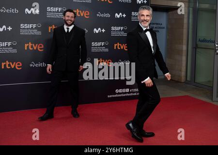 Diego Lerman et Leonardo Sbaraglia ont assisté à la première de Red Carpet Modi El Hombre que Amaba los Platos Voladores lors du 72e Festival international du film de San Sebastian au Palais Kursaal le 24 septembre 2024 à Donostia / San Sebastian, Espagne. Banque D'Images