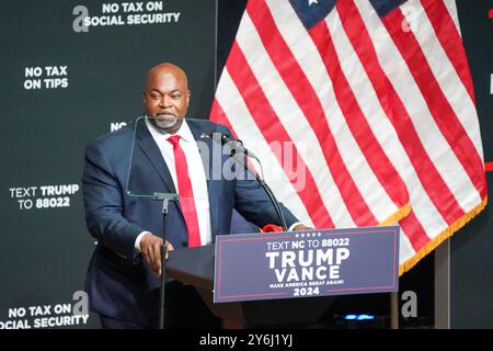 Mark Robinson, le lieutenant-gouverneur de Caroline du Nord, prend la parole lors d'un rassemblement de campagne au Harrah's Cherokee Center le 14 août 2024 à Asheville, Caroline du Nord, États-Unis. (Photo de Julia Beverly/Alamy Live News) Banque D'Images