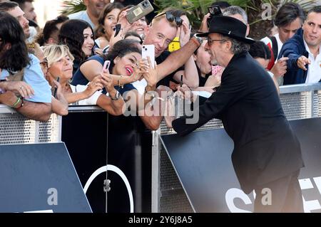 Tim Burton BEI der Ankunft am Hotel Maria Cristina auf dem 72. Internationalen Filmfestival San Sebastian / Festival Internacional de Cine de San Sebastián. Saint-Sébastien, 25.09.2024 Banque D'Images