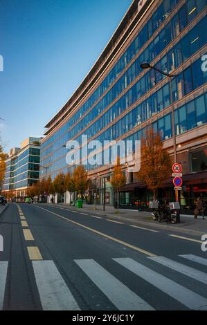 Paris, France, scènes de rue vides, architecture moderne, immeubles de bureaux, 13e district, jour Banque D'Images