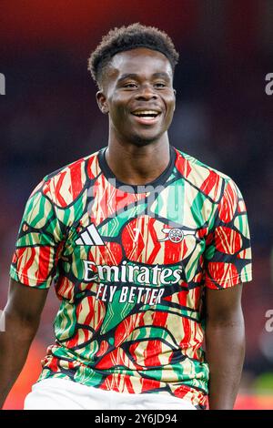 Londres, Royaume-Uni. 25 septembre 2024. Bakayo Saka de l'Arsenal FC s'échauffe avant le match Arsenal FC vs Bolton Wanderers FC Carabao Cup Round 3 à l'Emirates Stadium, Londres, Angleterre, Royaume-Uni le 25 septembre 2024 crédit : Every second Media/Alamy Live News Banque D'Images