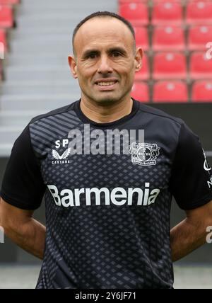 Leverkusen, Deutschland. 25 septembre 2024. firo : 25.09.2024, Football, Football, 1.Bundesliga saison 2024/2025 séance photo Sebastian Parrilla, entraîneur adjoint Portrait Bayer Leverkusen crédit : dpa/Alamy Live News Banque D'Images