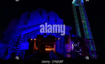 Buena Park, Californie, USA 22 septembre 2024 Hootenanny Log Ride à KnottÕs Scary Farm le 22 septembre 2024 à Buena Park, Californie, USA. Photo de Barry King/Alamy Stock photo Banque D'Images
