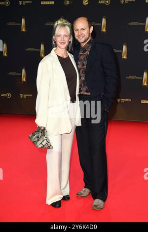 Anna Schudt und Moritz Fuehrman BEI der Verleihung vom 'Deutschen Fernsehpreis' am 25.09.2024 in Koeln Banque D'Images