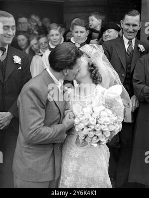 Boxeur Eric Boon et sa fiancée, Miss Wendy Elliott et Wedding le 4 mars 1940 Banque D'Images