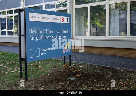 Berliner Landeszentrale für politische Bildung Berliner Landeszentrale für politische Bildung, 21.09.2024, Charlottenburg, Hardenbergstrasse, Berlin, Die Berliner Landeszentrale für politische Bildung ist eine Bildungseinrichtung in der Hardenbergstrasse von Berlin. *** Centre d'État de Berlin pour l'éducation politique Centre d'État de Berlin pour l'éducation politique, 21 09 2024, Charlottenburg, Hardenbergstrasse, Berlin, le Berlin State Center for Political Education est un établissement d'enseignement situé dans la Hardenbergstrasse de Berlin Banque D'Images