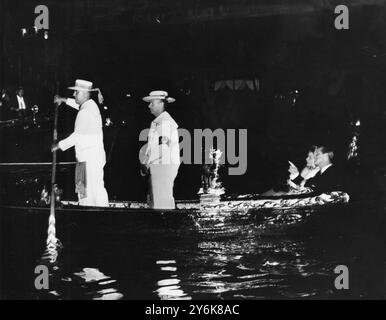 La Reine et le Prince Philippe dans une gondole à Venise. Mai 1961 Banque D'Images