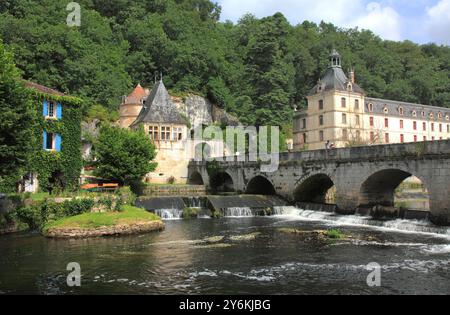 France, Nouvelle Aquitaine, département de la Dordogne (24), Brantome, vieux pont et abbaye Banque D'Images