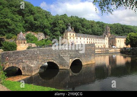 France, Nouvelle Aquitaine, département de la Dordogne (24), Brantome, vieux pont et abbaye Banque D'Images