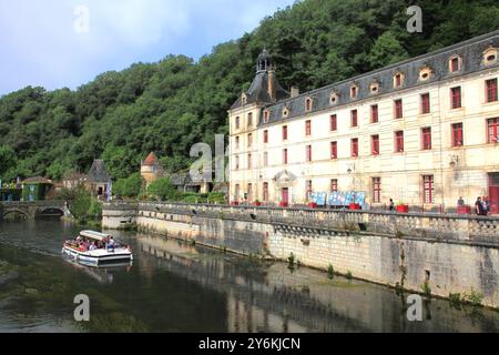 France, Nouvelle Aquitaine, département de la Dordogne (24), Brantome, Dronne et abbaye Banque D'Images