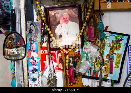 Mexique, état de Quintana Roo, Tulum, culte de la personnalité et adoration du pape François Banque D'Images